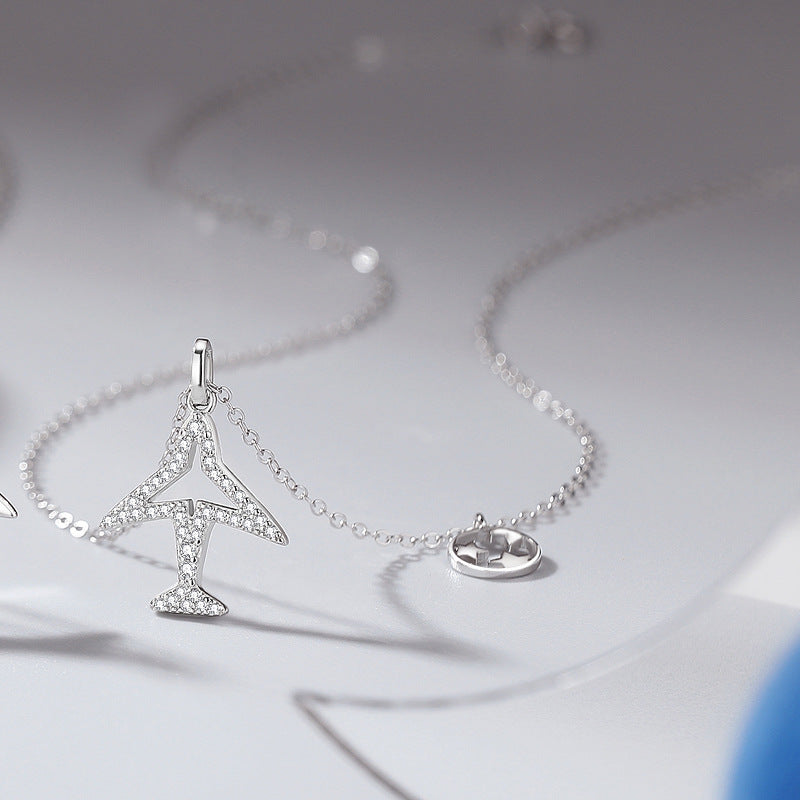 Sterling Zilveren Vliegtuig Ketting voor Lange Afstands Liefhebbers - Stijlvol & Betekenisvol Cadeau