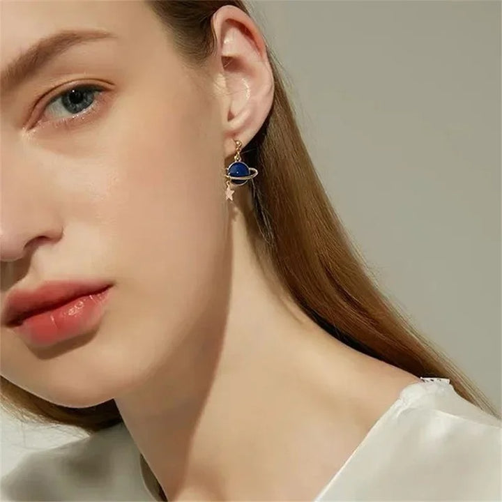 Asymmetrical Spaceman Earrings Hypoallergeen