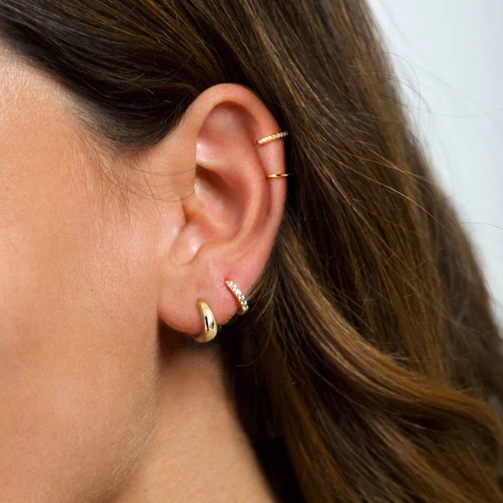Créoles minimalistes Huggie | Or 14K plaqué, mignonnerie et élégance