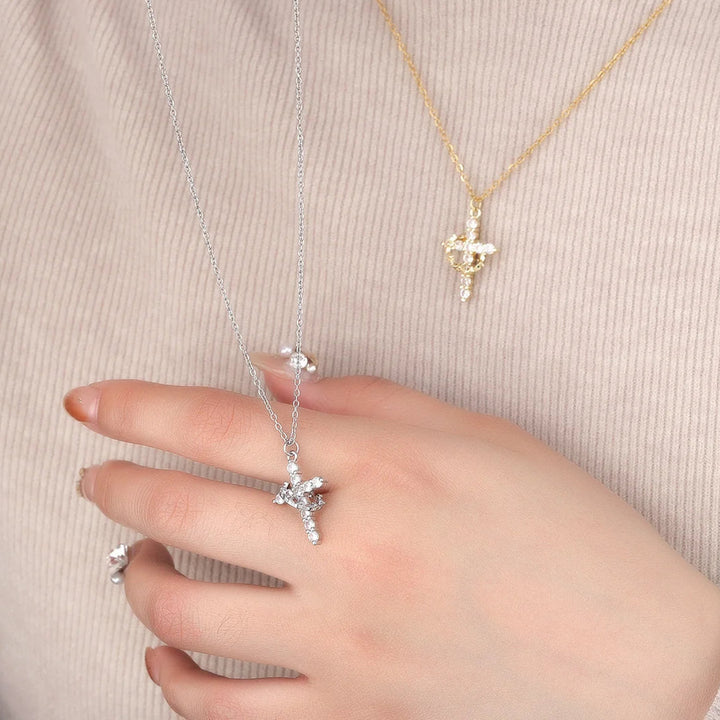 Collier Croix et Couronne | Or 14K Plaqué, Bijou Symbolique et de Luxe