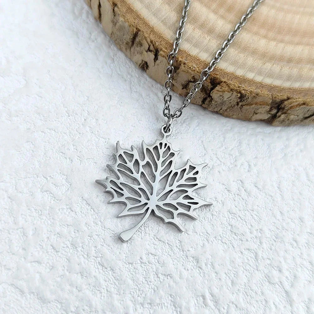 Ketting met Esdoornblad Hanger