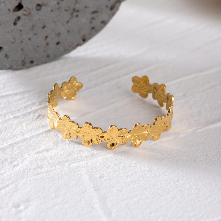 Bracciale rigido con motivo floreale | Oro placcato 14k