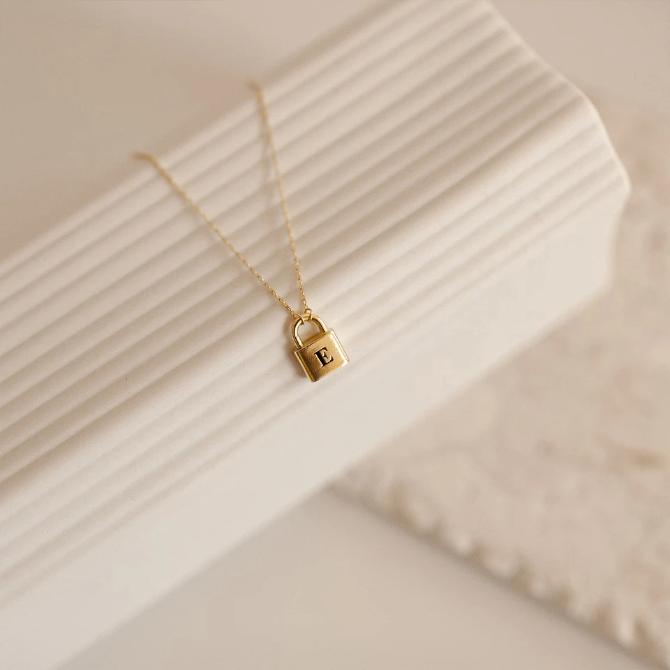 Ketting met Slothanger Initiaal | 14k Verguld Goud
