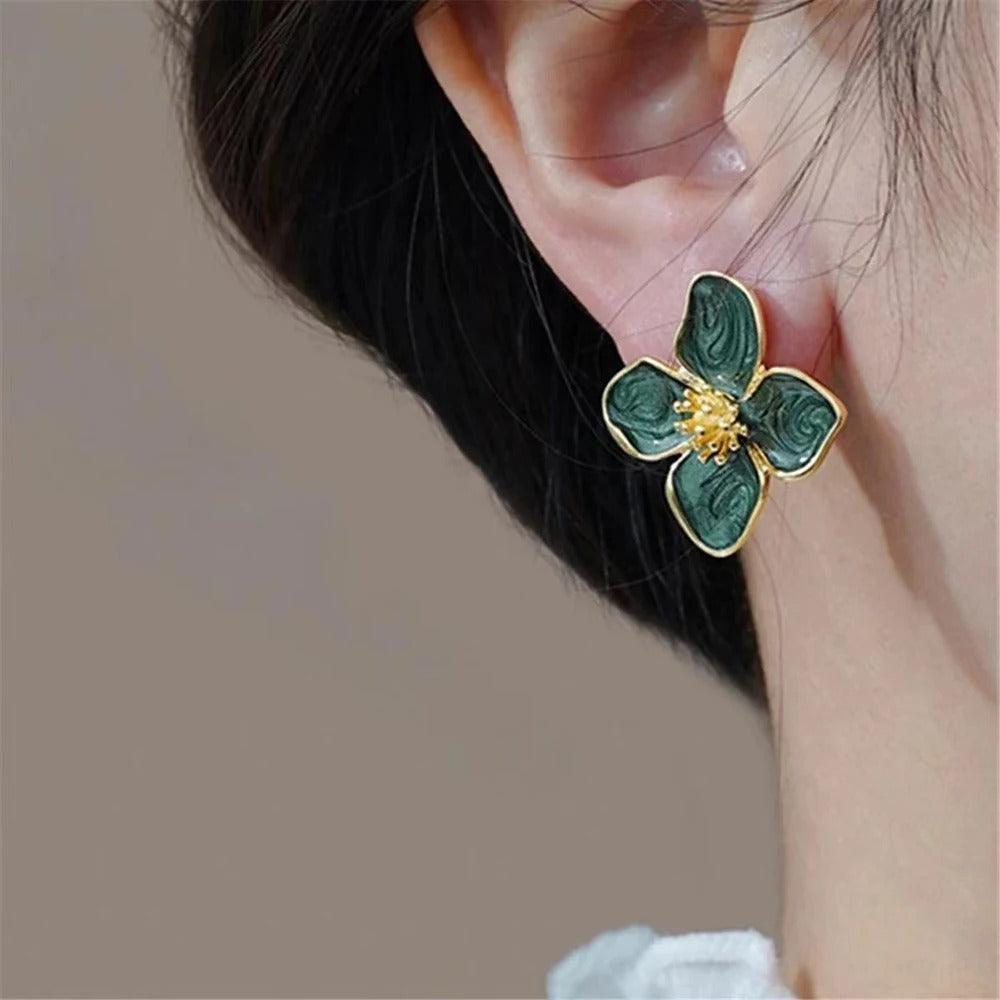 Boucles d'oreilles avec fleur | Or plaqué 14k