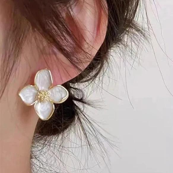 Boucles d'oreilles avec fleur | Or plaqué 14k